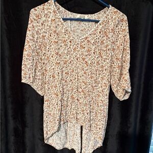 Gimmicks by BKE Floral V-Neck Blouse